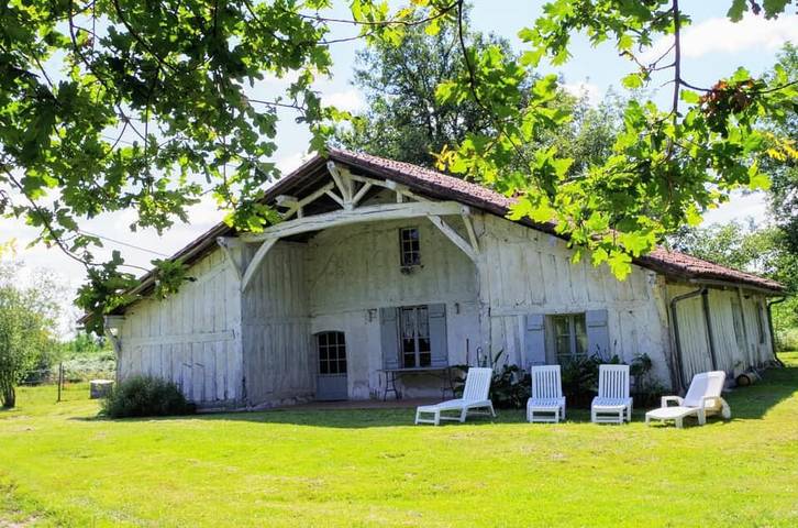 Gîte pour 8 personnes, avec terrasse et jardin