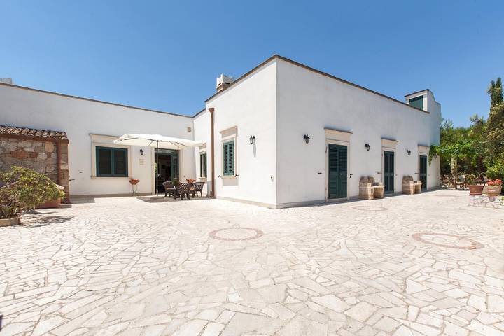 Agriturismo per 8 persone, con Balcone/Terrazza e Giardino a Ugento