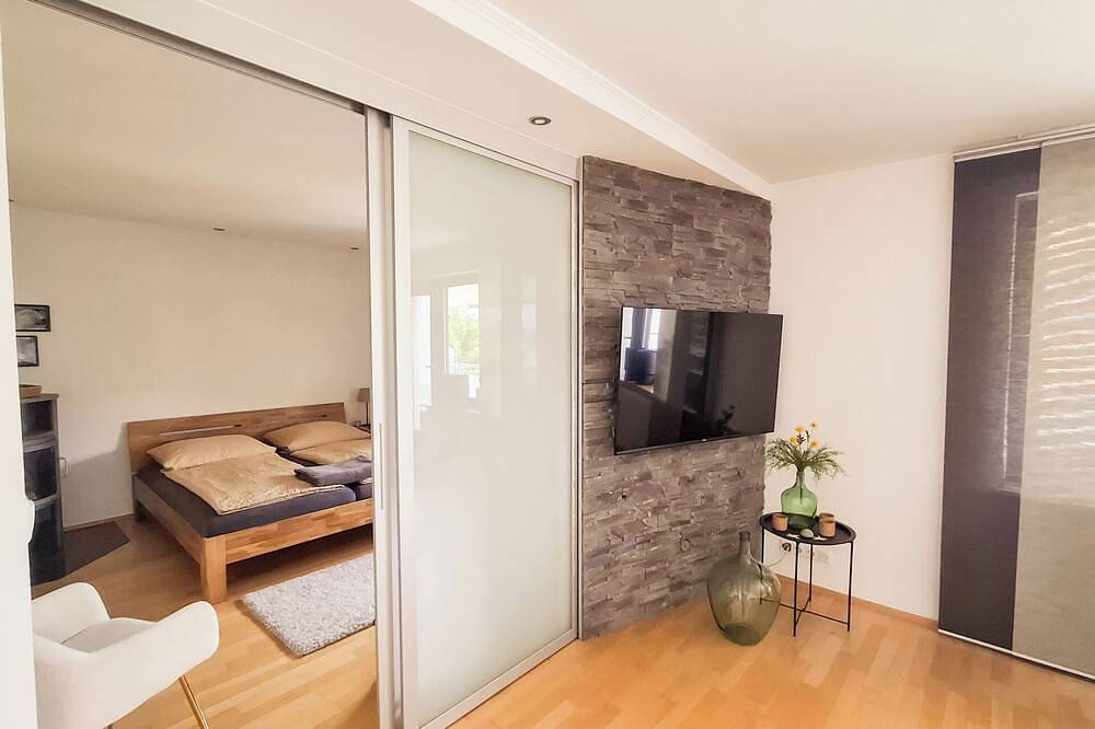 Ganze Wohnung, Moderne Ferienwohnung in Dülmen: Stadtnah mit Balkonblick ins Grüne in Coesfeld, Münsterland
