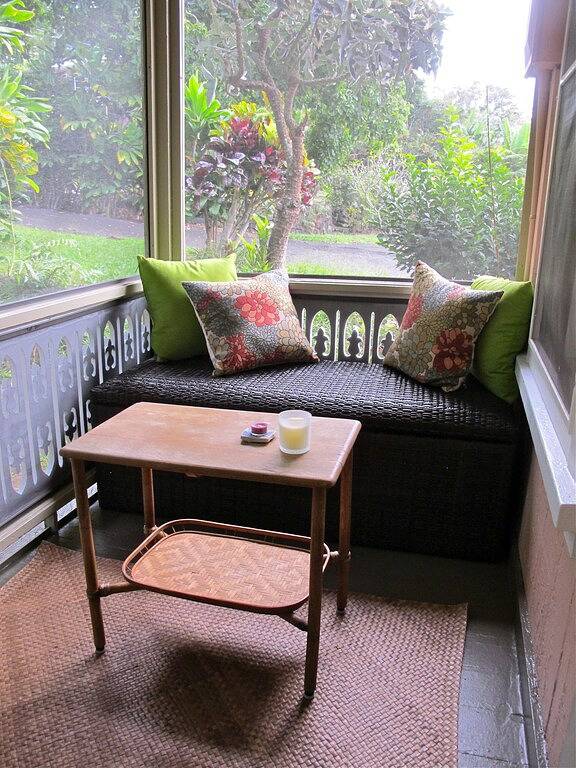 Delightful Artful Bungalow on Historic Estate Property. Choice Holualoa! in Holualoa, South Kona