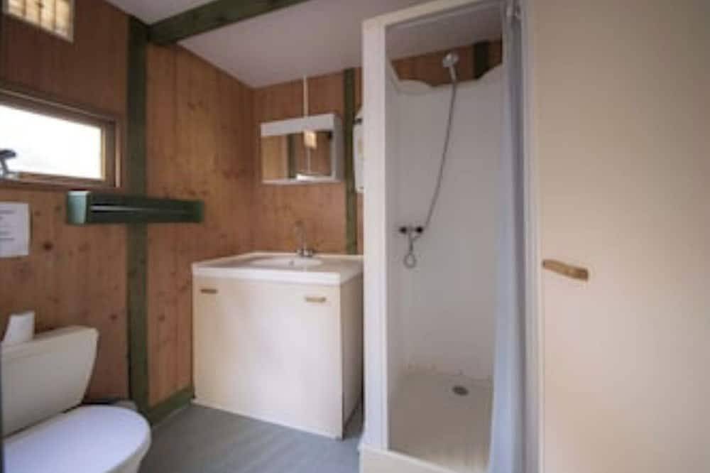 Les chalets se trouvent dans une colline N2 in Saint-Chamarand, Quercy
