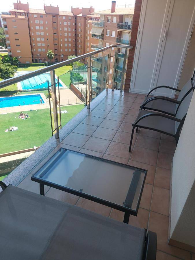 Apartamento de vacaciones para 4 personas, con piscina y terraza además de vistas y jardín - 1