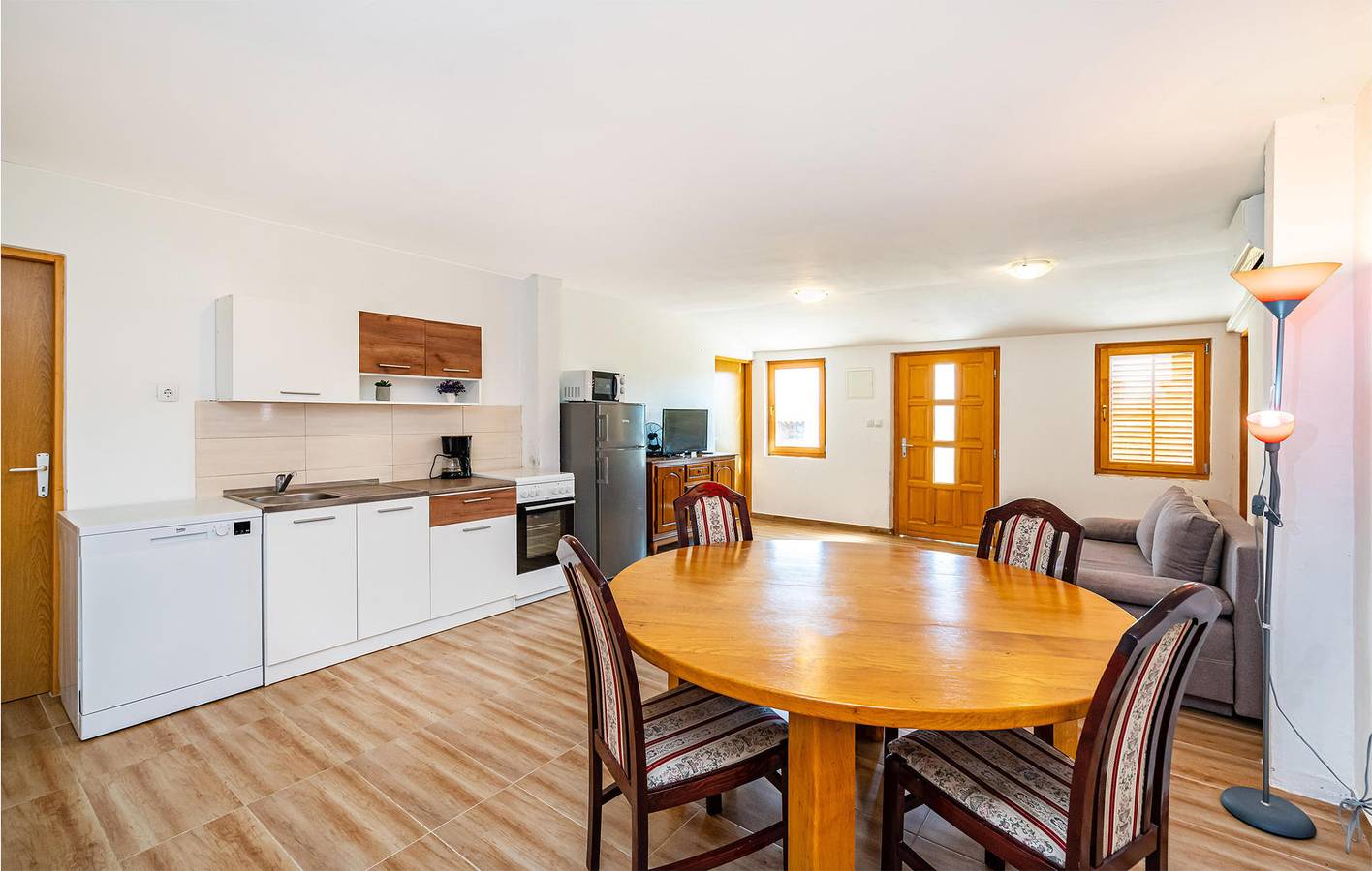 Ferienhaus für 4 Personen mit Terrasse in Grad Benkovac, Zadar