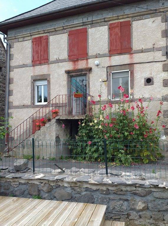 Gîte pour 4 personnes, avec Jardin à Besse-et-Saint-Anastaise
