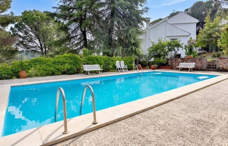 Casa rural para 10 personas, con Terraza además de Jardín y Piscina en Las Jaras