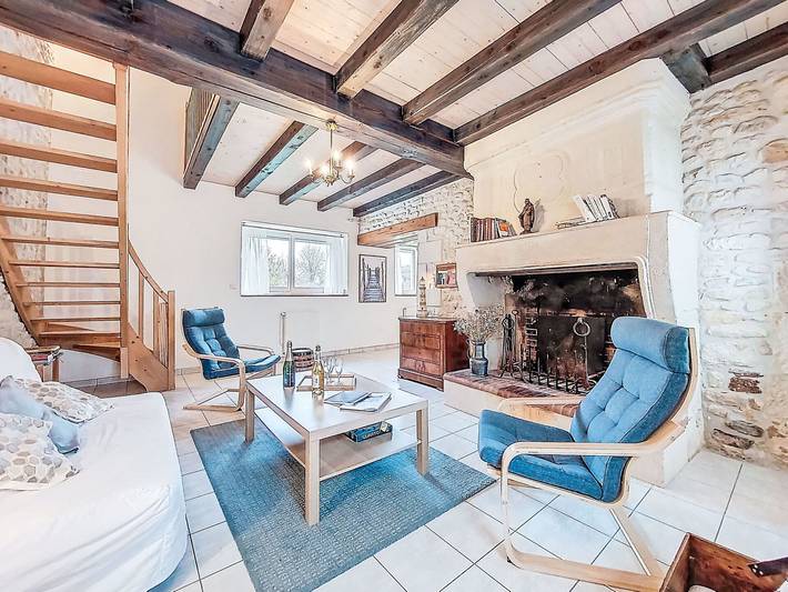 Location de vacances pour 5 personnes, avec jardin et piscine à Geay