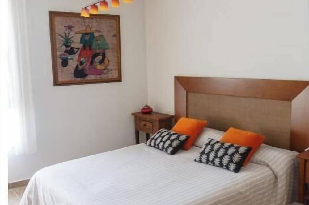 Casa Rural La Pinta - Sendaviva y Bardenas in Villafranca, Navarra Provinz