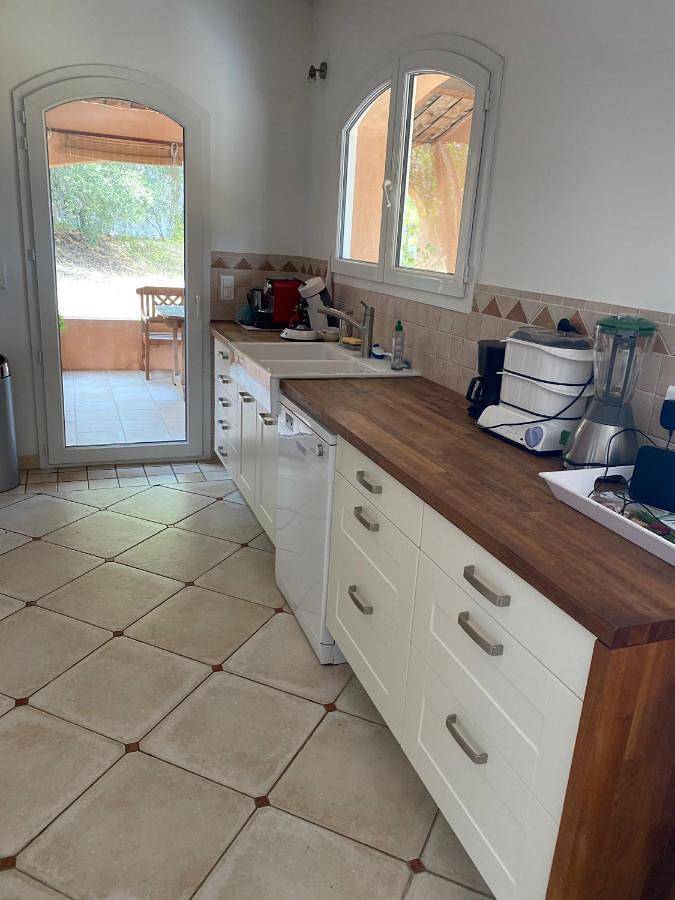Location de vacances pour 7 personnes, avec jardin et vue, animaux acceptés dans Office de Tourisme de Cargese - 3
