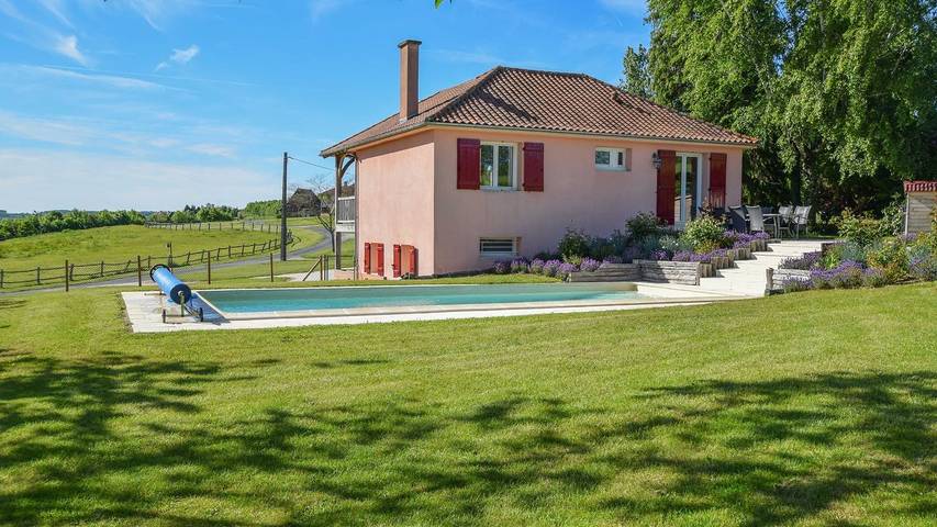 Maison de vacances pour 6 personnes, avec jardin ainsi que terrasse et piscine