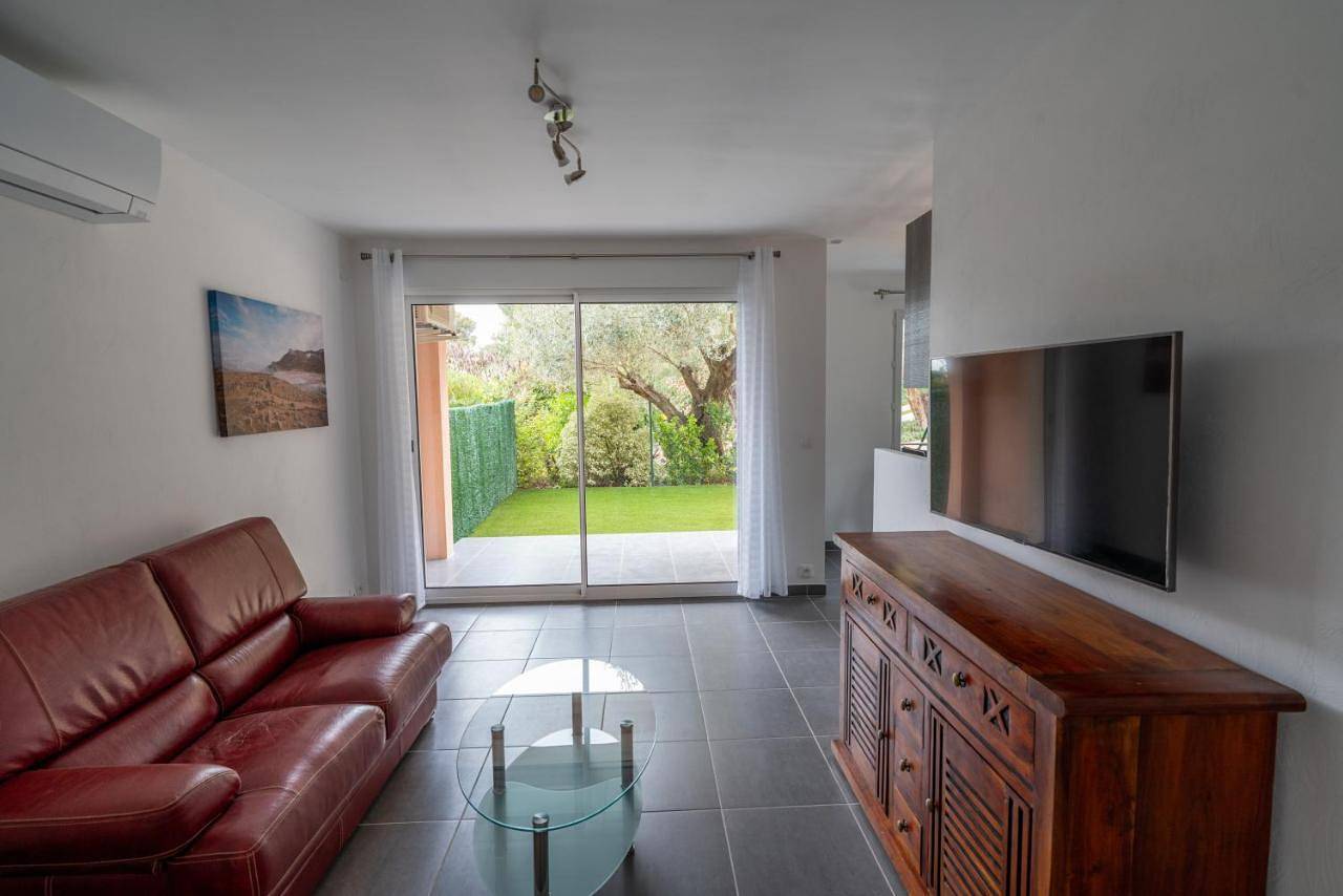 Appartement entier, Deluxe Double Room in Ollioules, Côte méditerranéenne (France)