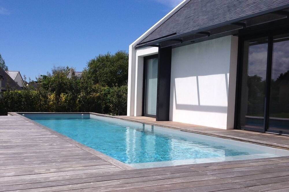 Moderne Villa mit beheiztem Pool in Arzon, Côte des Mégalithes