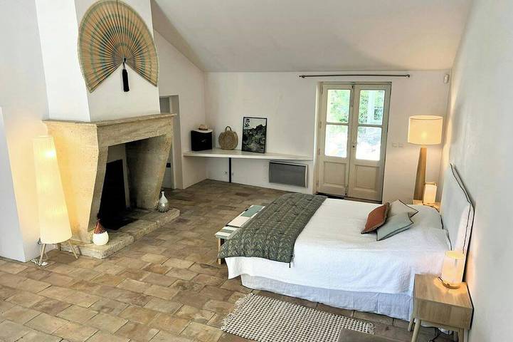 Location de vacances pour 15 personnes, avec piscine et balcon à Boulbon - 4