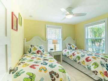 Cottage for 4 Guests in Holmes Beach, Anna Maria Island, Picture 3