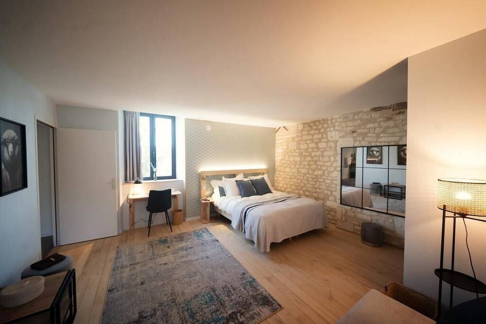 Maison rénovée Chinon avec pétanque, piscine, jeux enfants et billard in Lémeré, Parc naturel régional Loire-Anjou-Touraine
