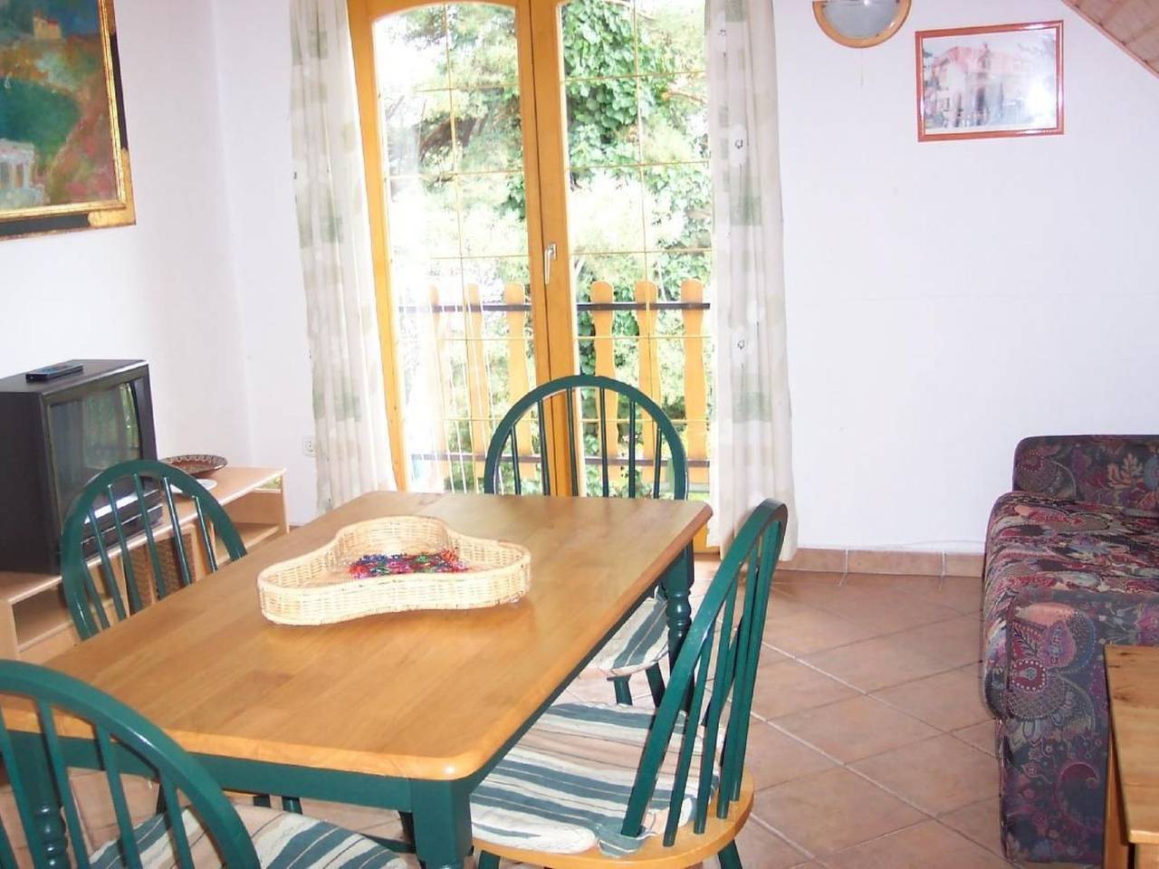 Ganze Wohnung, Appartement B in Strandnähe mit Terrasse und Grill in Balatonföldvar, Plattensee Südufer