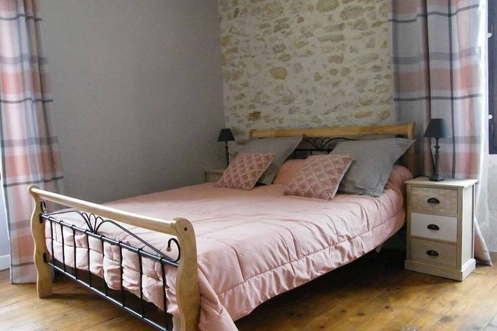 Location de vacances pour 8 personnes, avec jardin et terrasse, animaux acceptés à La Bachellerie - 2