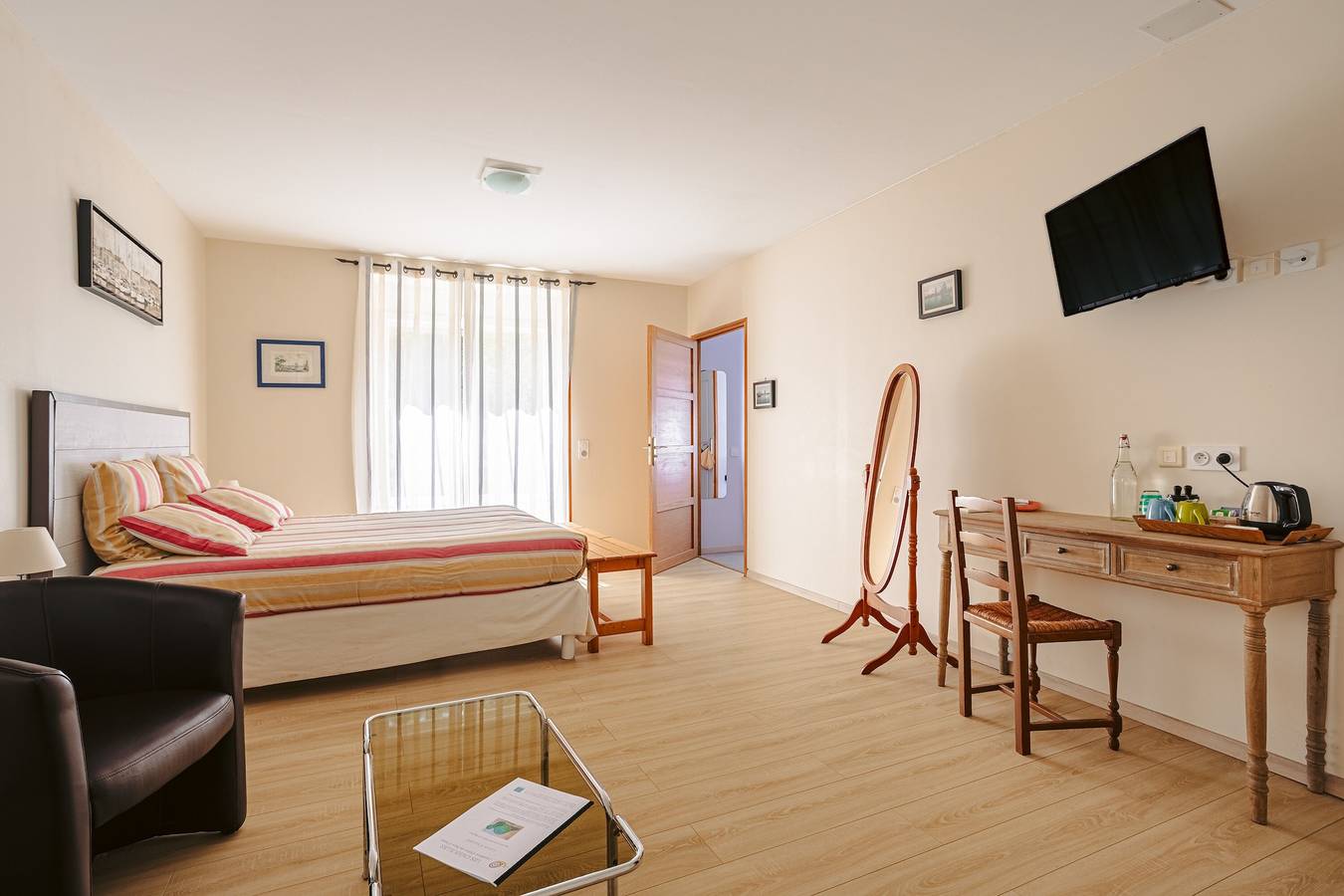 Chambre d’hôtes - La Rochelle in Virson, Région de Rochefort