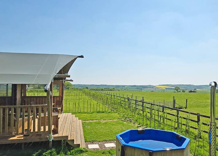 Glamping for 4 people in South Downs