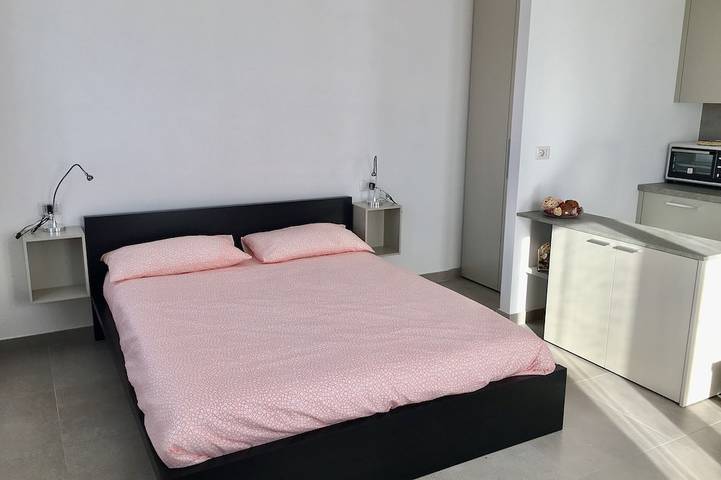 Gîte pour 3 personnes, avec jardin dans Pettenasco - 3