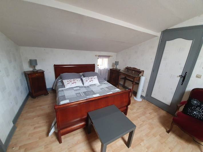 Location de vacances pour 15 personnes, avec piscine ainsi que vue et jardin, animaux acceptés à Thénac - 2