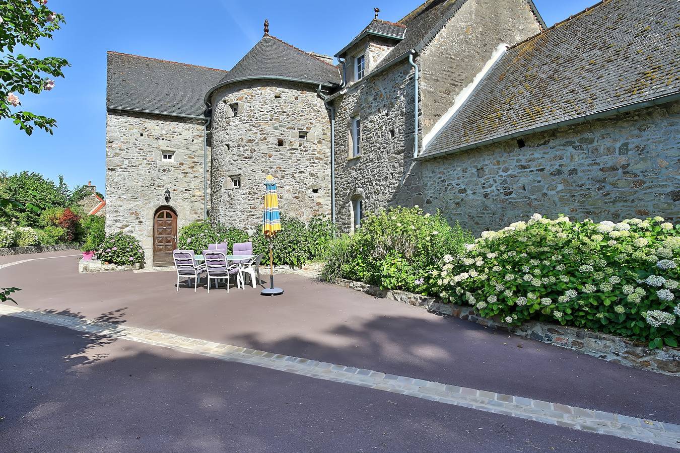 Chambre d’hôtes « Chambre Rose » avec terrasse et jardin partagés, Wi-Fi in La Hague, Côte de la Déroute