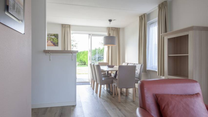 Ferienhaus für 8 Personen, mit Balkon/Terrasse und Terrasse sowie Garten und Sauna in Scharendijke - 4