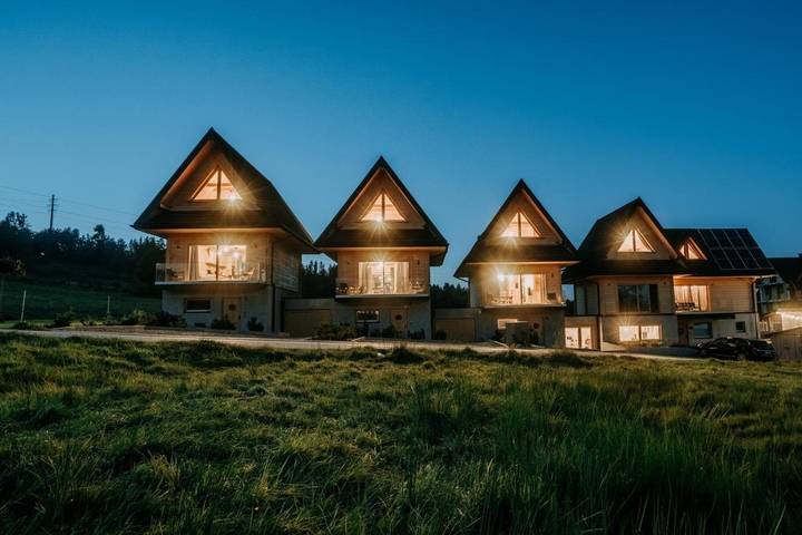 Two-Bedroom Chalet in Białka Tatrzańska, Karpaty (Polska)