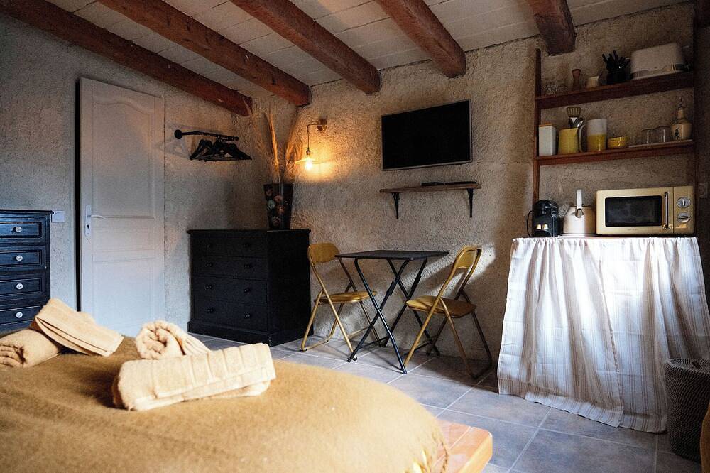 Double room with terrace in a village house in Corbara in Corbara, Calvi e dintorni
