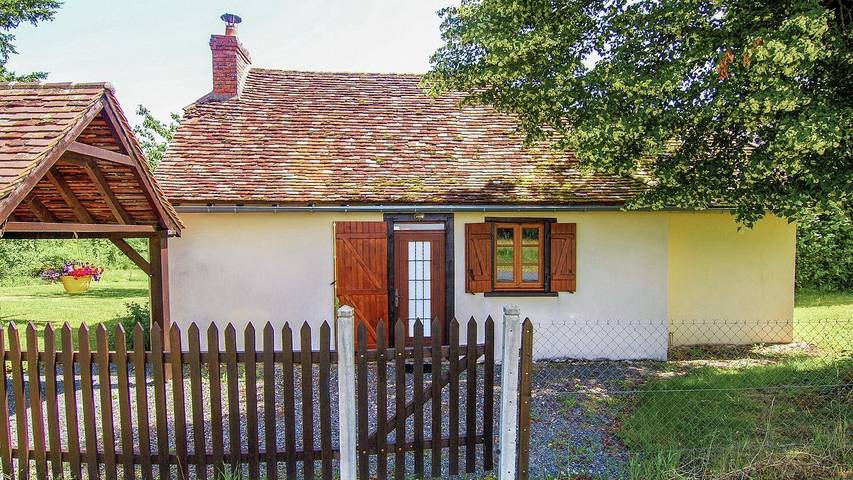 Vakantiehuis voor 2 personen, with tuin and terras as well as uitzicht op het meer, met huisdier in de Dordogne