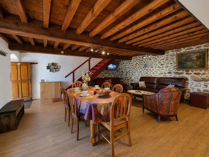 Gîte pour 6 personnes, avec Terrasse et Jardin dans Chalmazel-Jeansagnière - 3