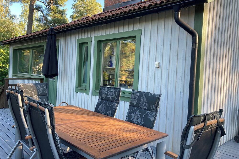 Charming house with oceanview on island close to Stockholm in Nacka, Stockholmer Schärengarten