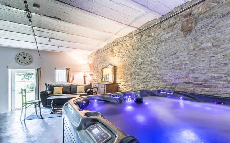 Location de vacances pour 8 personnes, avec terrasse à Fauvillers