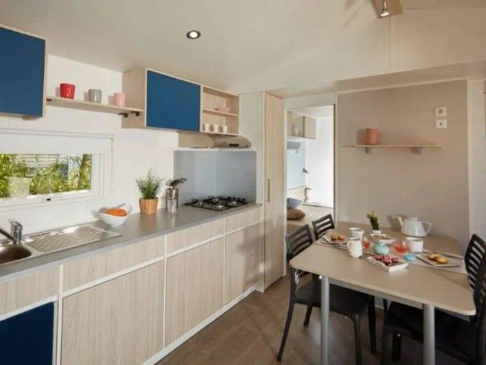 Camping pour 6 personnes, avec terrasse et piscine à Brem-sur-Mer - 4