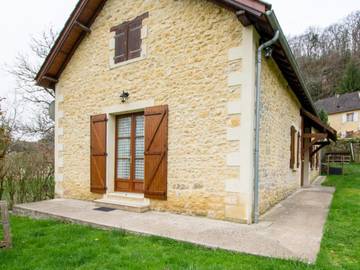 Gîte pour 6 personnes, avec terrasse et jardin à Tursac