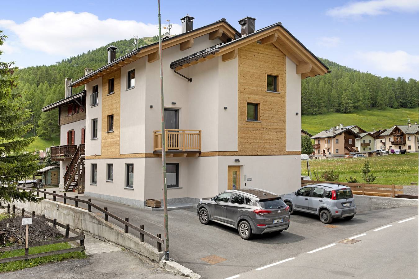 Apartamento entero, Apartamento "Federia Casa Campacc" con vistas al lago, jardín, terraza y Wi-Fi in Livigno (Town), Livigno