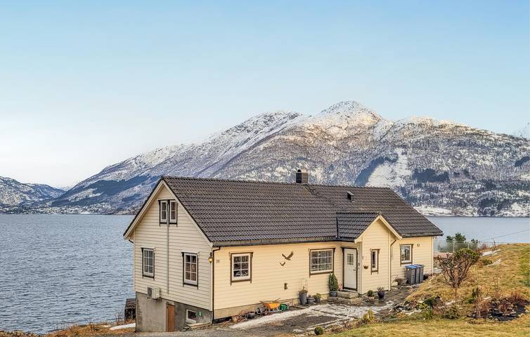 Ferienhaus für 8 Personen, mit Terrasse und Whirlpool - 1
