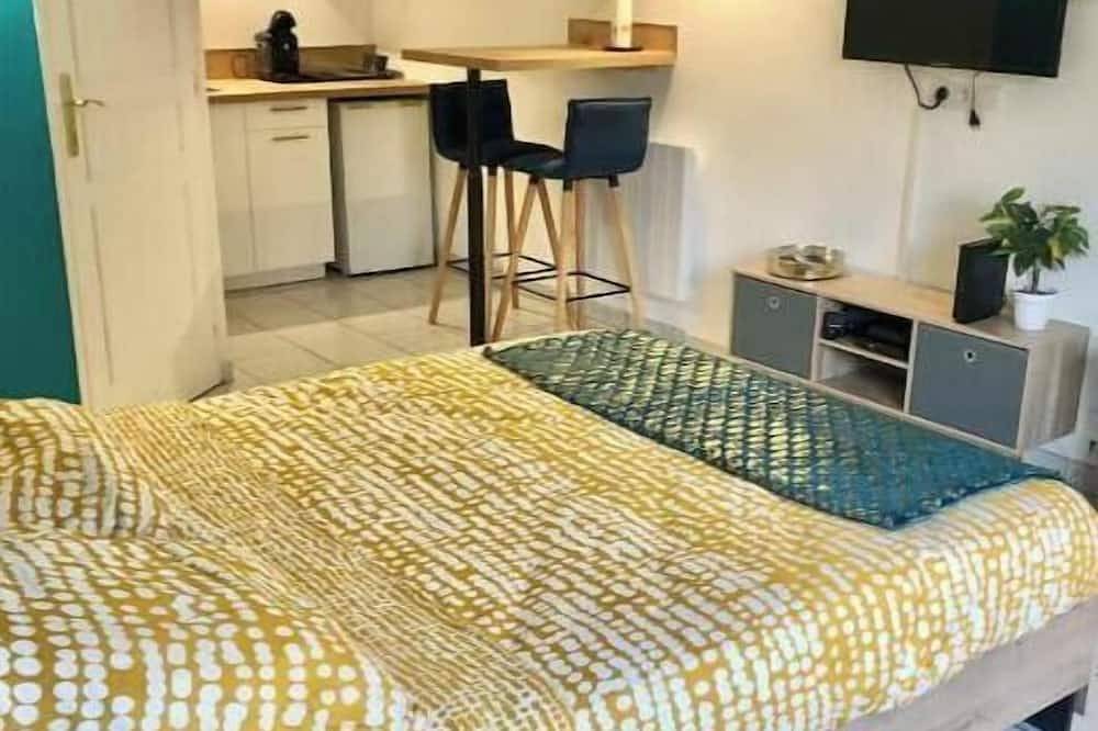 Entire apartment, Cozy Studio - Historic Center - Sleeps 2 in Bourges, Bourges region