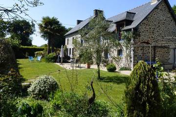 Gîte pour 2 personnes, avec jardin et terrasse dans Mesnil-Roc'h