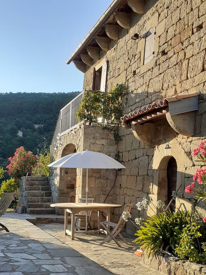 Gîte pour 4 personnes, avec Piscine