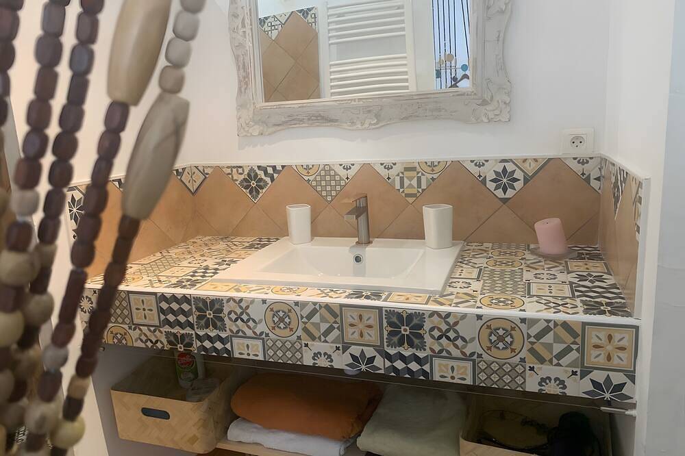 Apartamento entero, Apartamento 'La Miougrano Chambre 2' con terraza, jardín compartidos y Wi-Fi in Plan-d'Orgon, Region de Arles