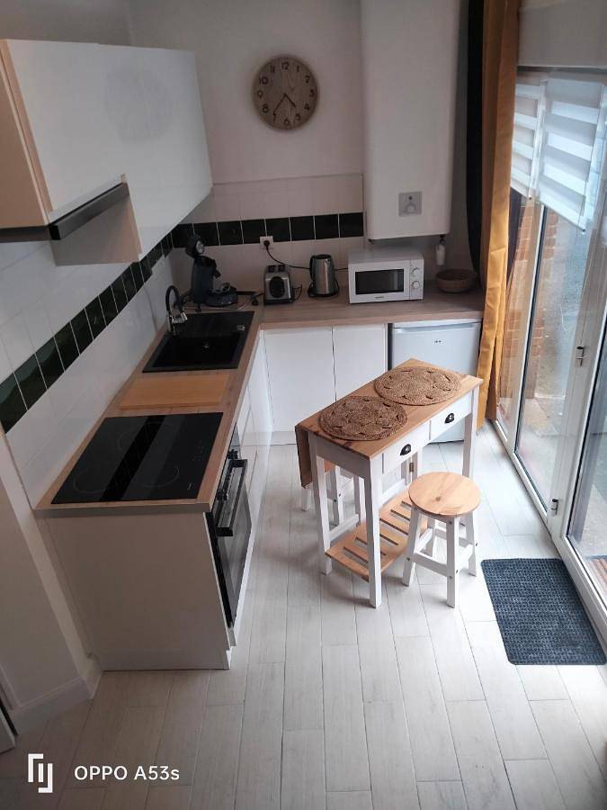 Appartement entier, One-Bedroom Apartment in Lannion, Ceinture Dorée
