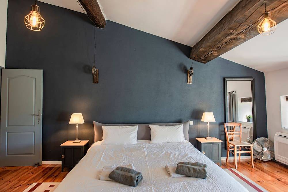 Renovated farmhouse with private pool in Montréal (Aude), Carcassonne region