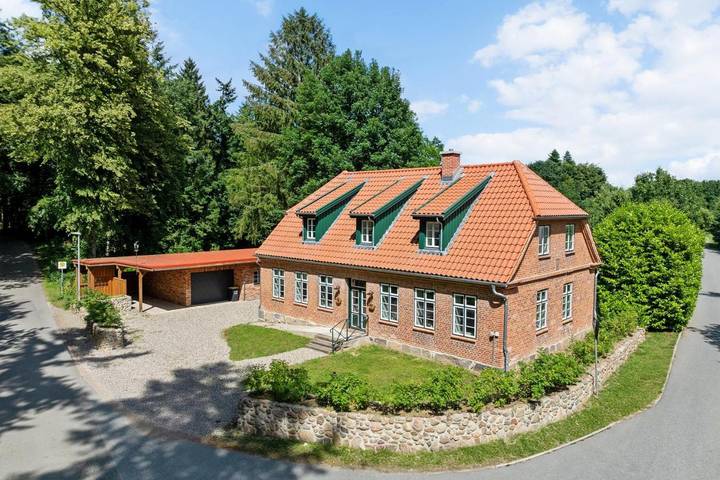 Villa für 11 Personen, mit Terrasse und Garten sowie Seeblick und Ausblick in Holsteinische Schweiz