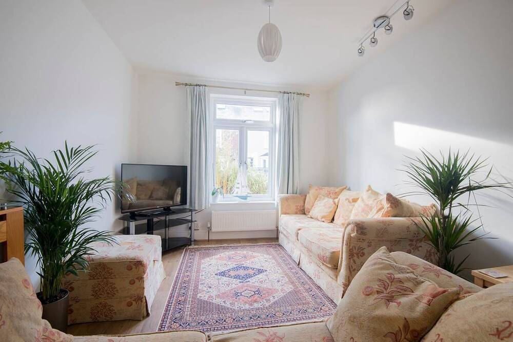 Holiday Home for 6 People in Chichester, West Sussex