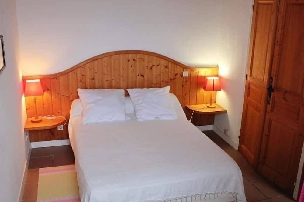 Gîte familial en pleine nature avec cour privée, Wi-Fi et proche randonnées à Le Mas-de-Tence in Le Mas-de-Tence, Haute-Loire