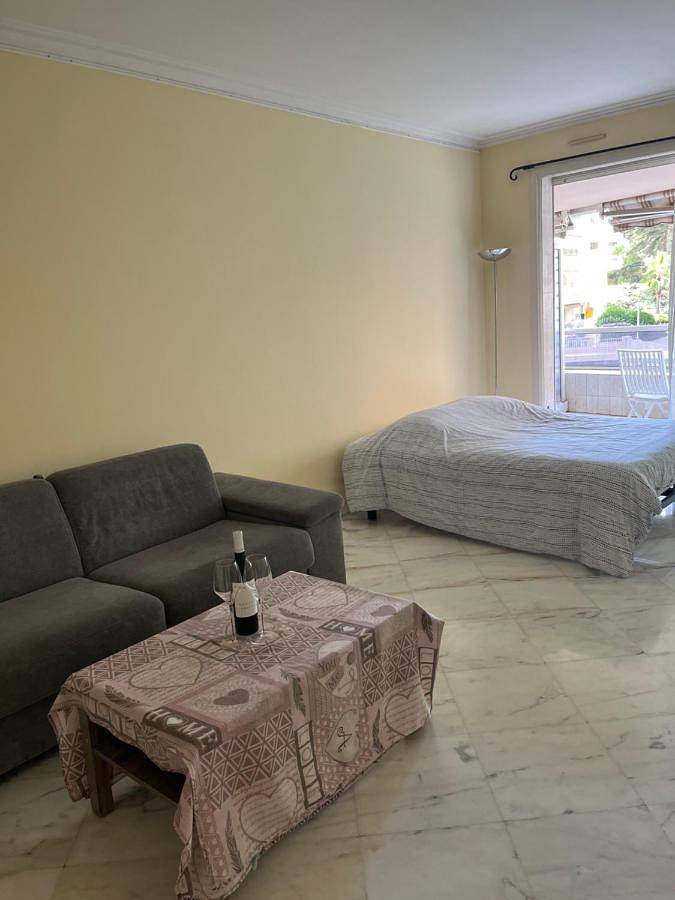 Gîte pour 2 personnes, avec Balcon et Jacuzzi ainsi que Terrasse et Vue à Monaco - 2