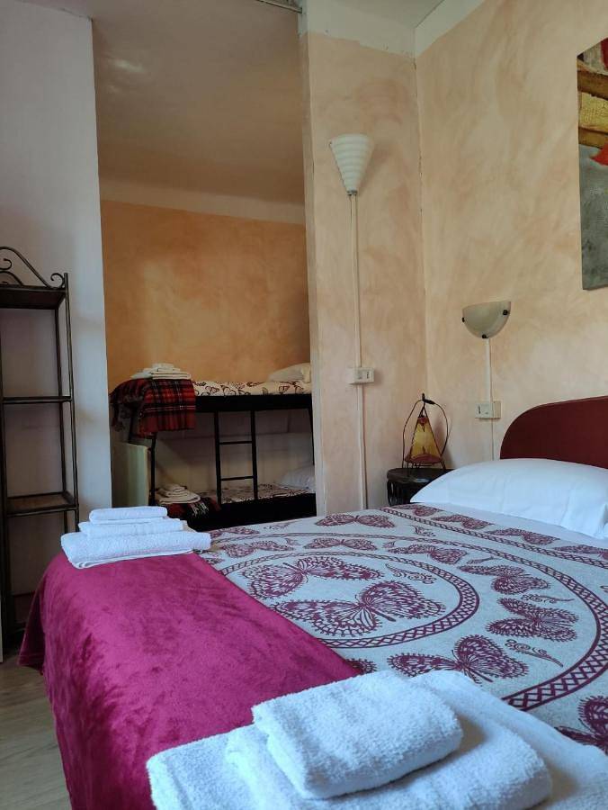 Hôtel pour 3 personnes, avec Terrasse à Noli - 2