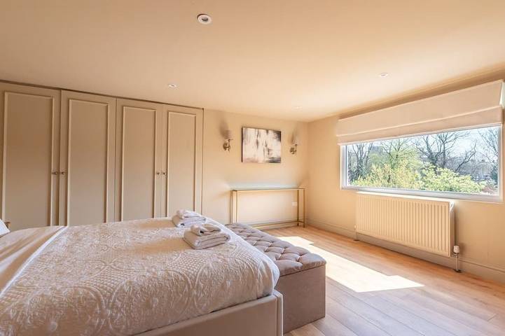 Luxury 5-Bed Home w/ Cinema, Games Room & Garden  - Pass the Keys in Greenwich (disambigua), Londra
