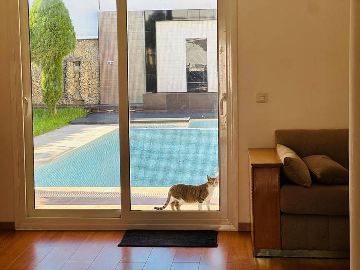 Villa pour 6 personnes, avec balcon ainsi que vue et piscine