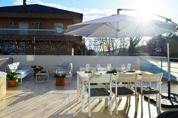 Apartamento de vacaciones para 6 personas, con piscina además de jacuzzi y jardín - 1